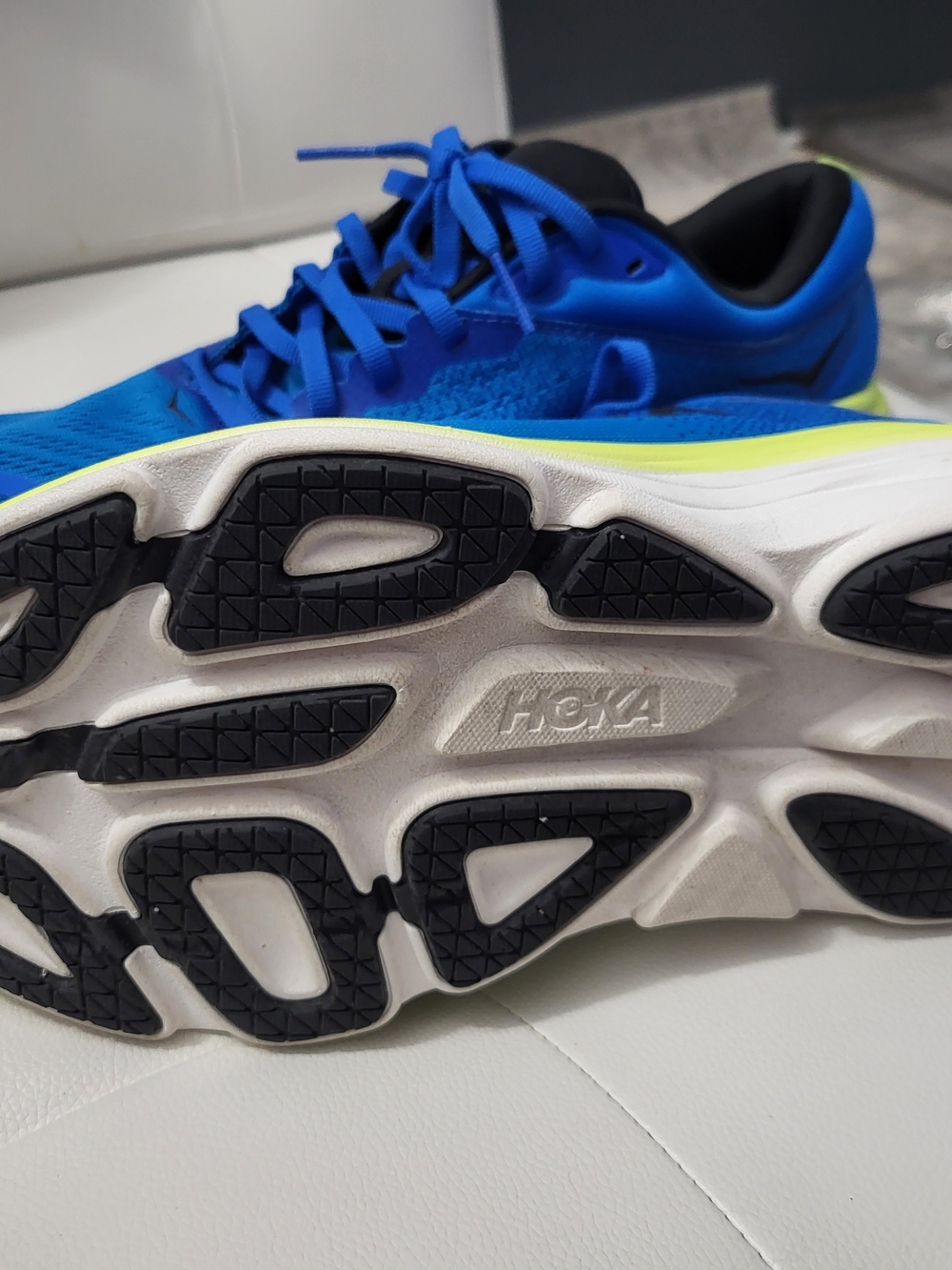 Hoka Bondi 8 Maximalist Men's Athletic Running Shoes - Picture 3 of 5